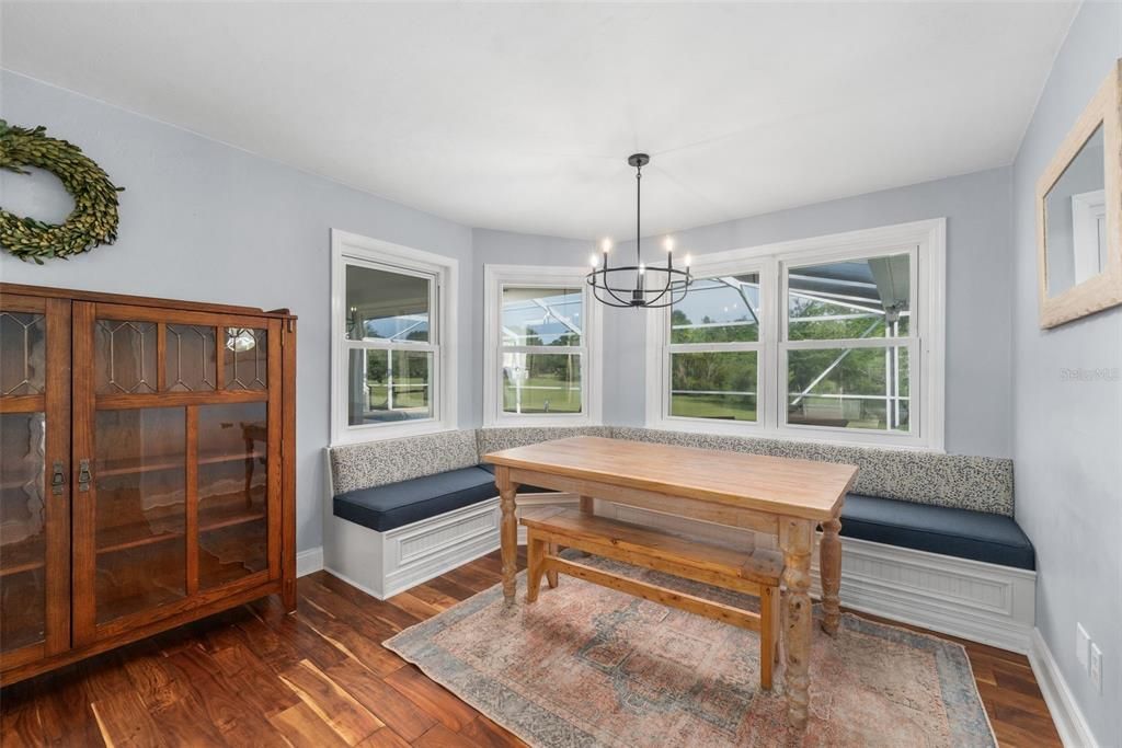 Active With Contract: $900,000 (7 beds, 4 baths, 4042 Square Feet)