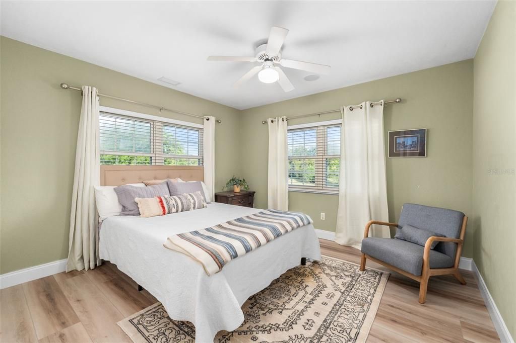 Active With Contract: $900,000 (7 beds, 4 baths, 4042 Square Feet)