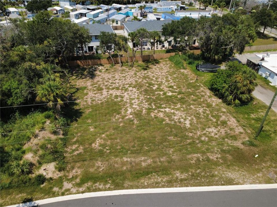 待售: $325,000 (0.23 acres)
