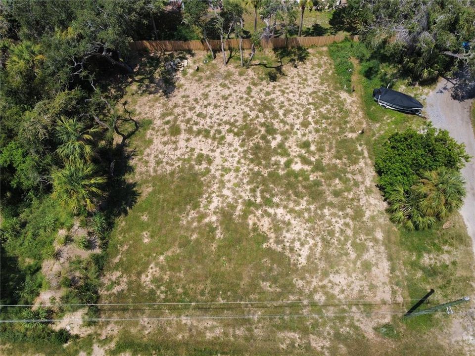 待售: $325,000 (0.23 acres)
