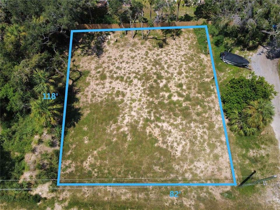 待售: $325,000 (0.23 acres)