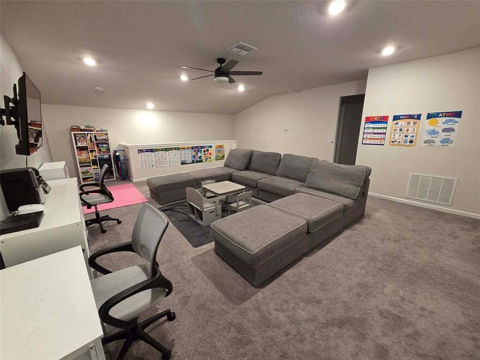 For Sale: $864,990 (7 beds, 5 baths, 4447 Square Feet)