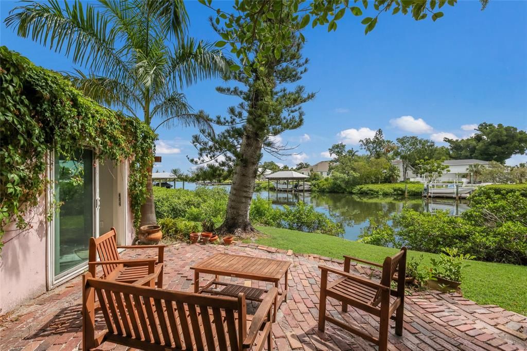 Active With Contract: $863,000 (2 beds, 2 baths, 1932 Square Feet)