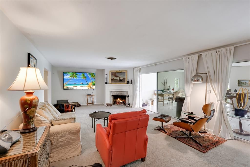 Active With Contract: $863,000 (2 beds, 2 baths, 1932 Square Feet)