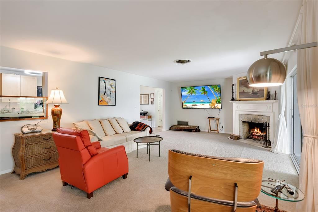 Active With Contract: $863,000 (2 beds, 2 baths, 1932 Square Feet)
