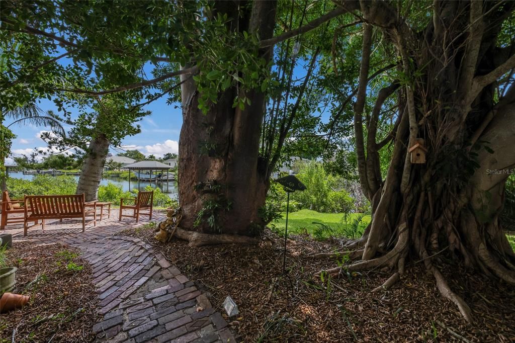 Active With Contract: $863,000 (2 beds, 2 baths, 1932 Square Feet)
