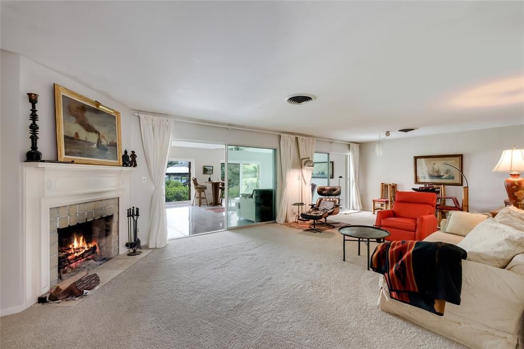 Active With Contract: $863,000 (2 beds, 2 baths, 1932 Square Feet)