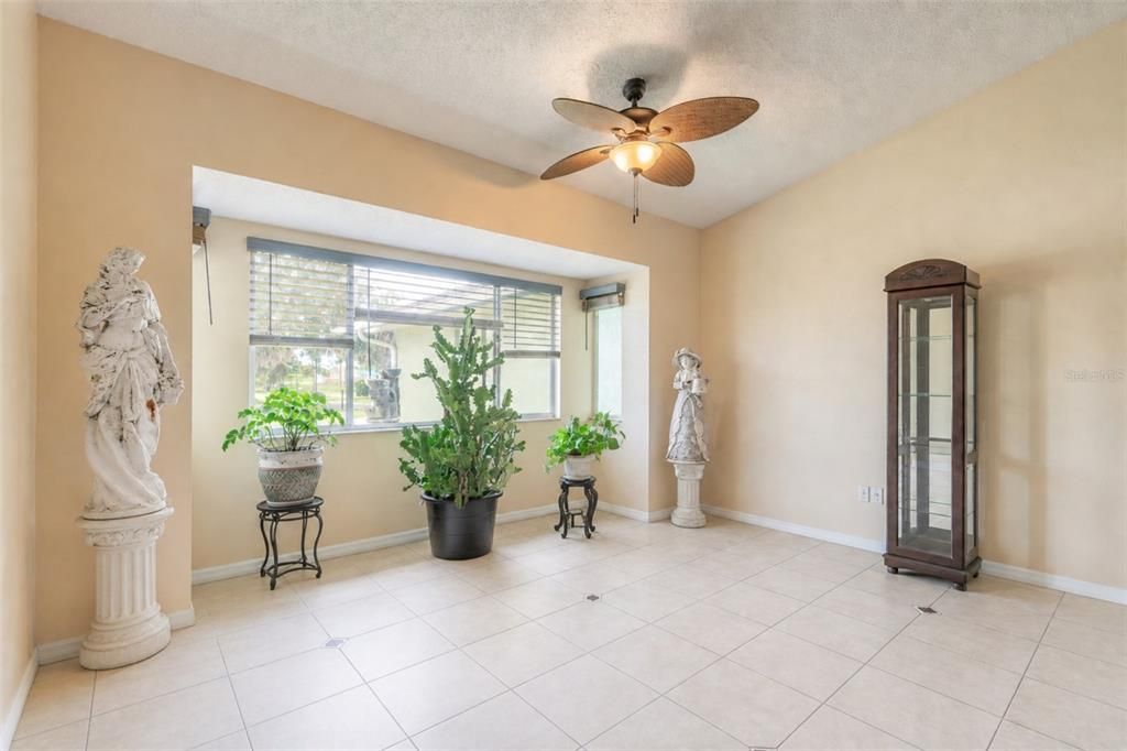 For Sale: $310,000 (3 beds, 2 baths, 1922 Square Feet)