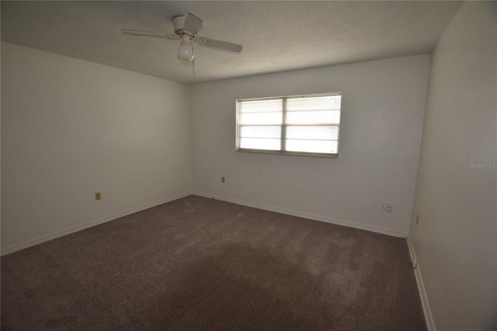 Activo con contrato: $295,000 (3 camas, 2 baños, 1268 Pies cuadrados)