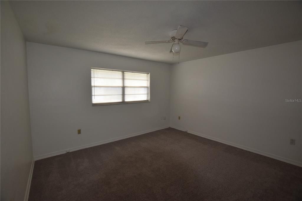Activo con contrato: $295,000 (3 camas, 2 baños, 1268 Pies cuadrados)