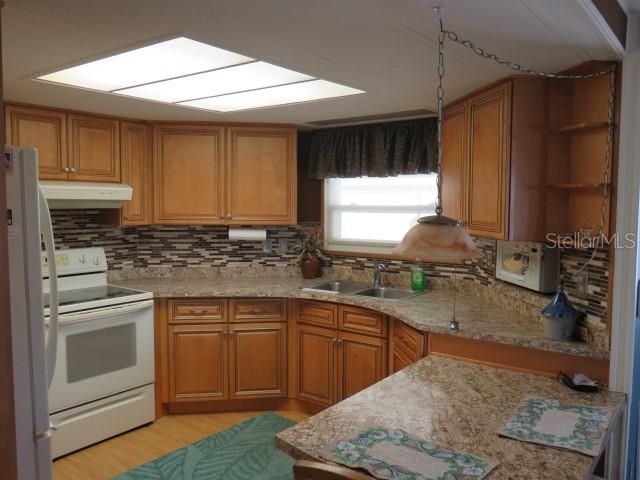 В аренду: $1,850 (2 спален, 2 ванн, 1056 Квадратных фут)