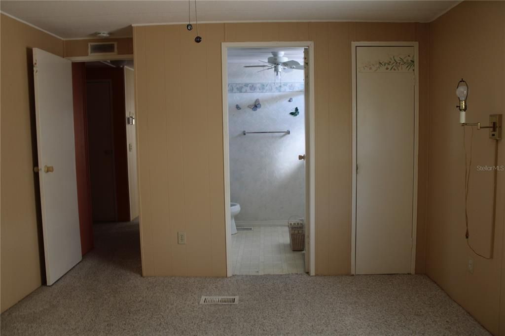 В аренду: $1,850 (2 спален, 2 ванн, 1056 Квадратных фут)
