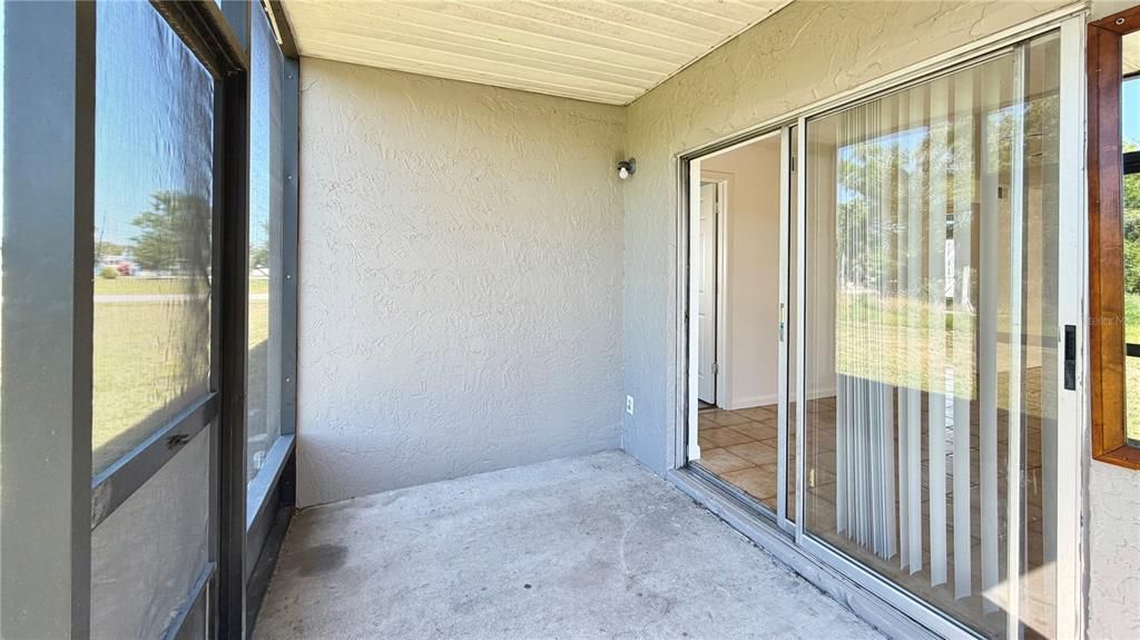 Activo con contrato: $1,399 (2 camas, 2 baños, 938 Pies cuadrados)