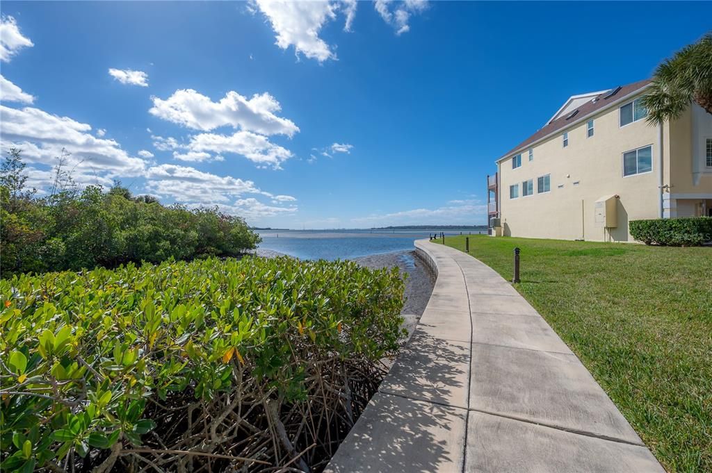 For Sale: $525,000 (3 beds, 3 baths, 1834 Square Feet)