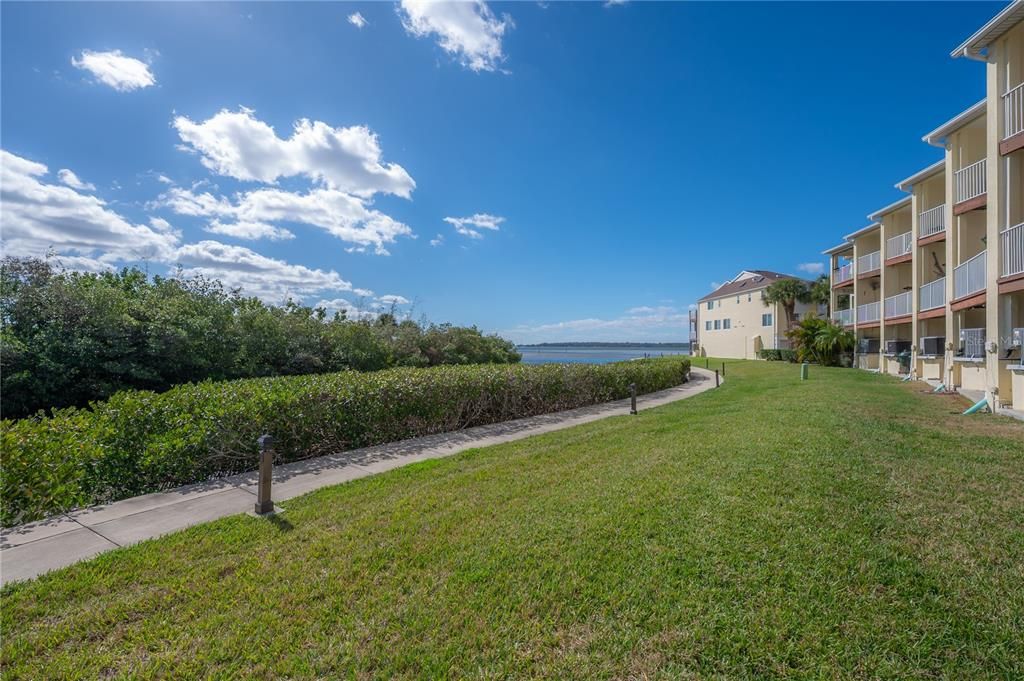For Sale: $525,000 (3 beds, 3 baths, 1834 Square Feet)