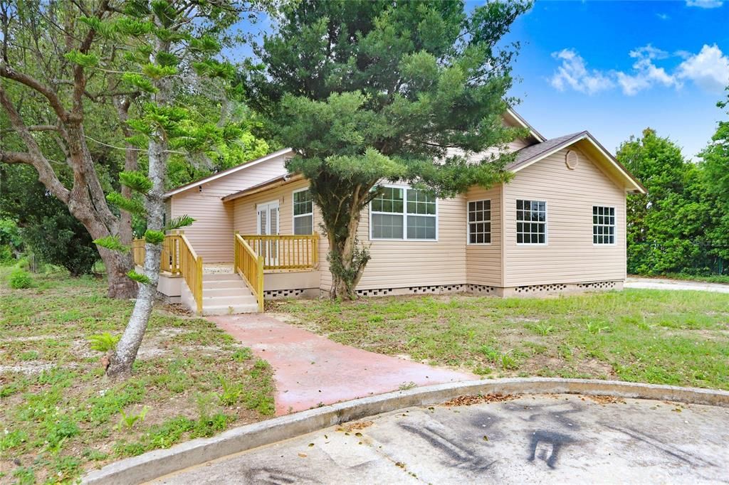 For Sale: $230,000 (3 beds, 2 baths, 1652 Square Feet)