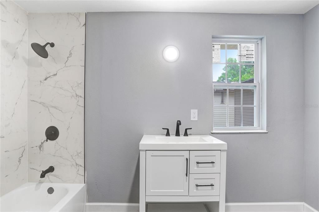For Sale: $230,000 (3 beds, 2 baths, 1652 Square Feet)