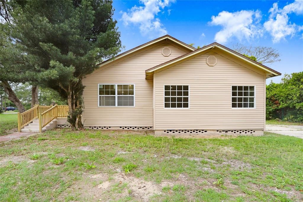 For Sale: $230,000 (3 beds, 2 baths, 1652 Square Feet)