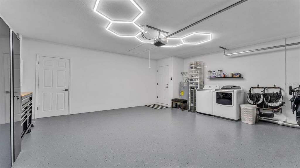 Activo con contrato: $400,000 (3 camas, 2 baños, 1842 Pies cuadrados)