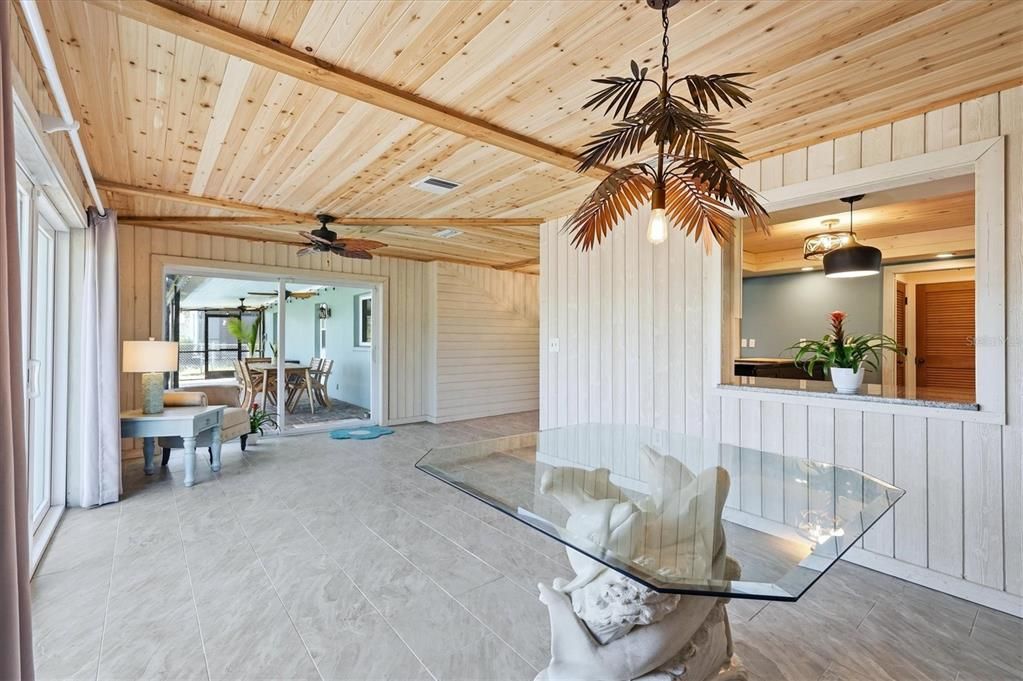 На продажу: $359,900 (3 спален, 2 ванн, 1737 Квадратных фут)