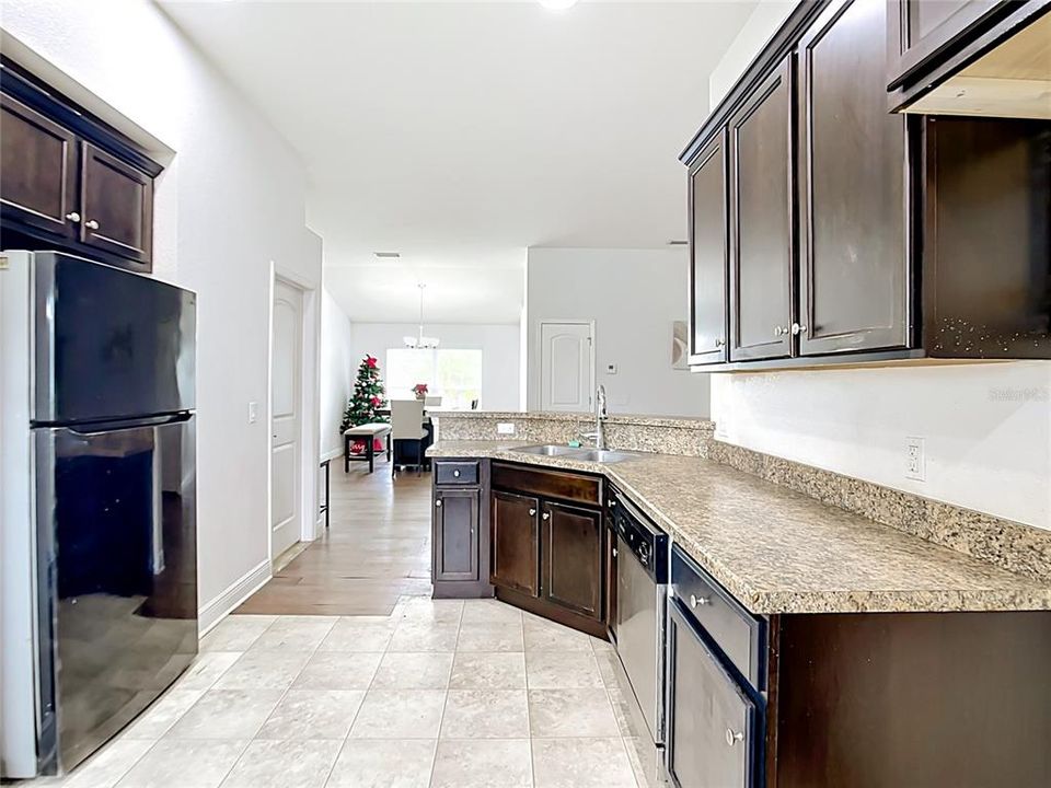 For Sale: $284,900 (4 beds, 2 baths, 1822 Square Feet)