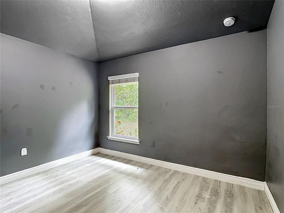 For Sale: $284,900 (4 beds, 2 baths, 1822 Square Feet)
