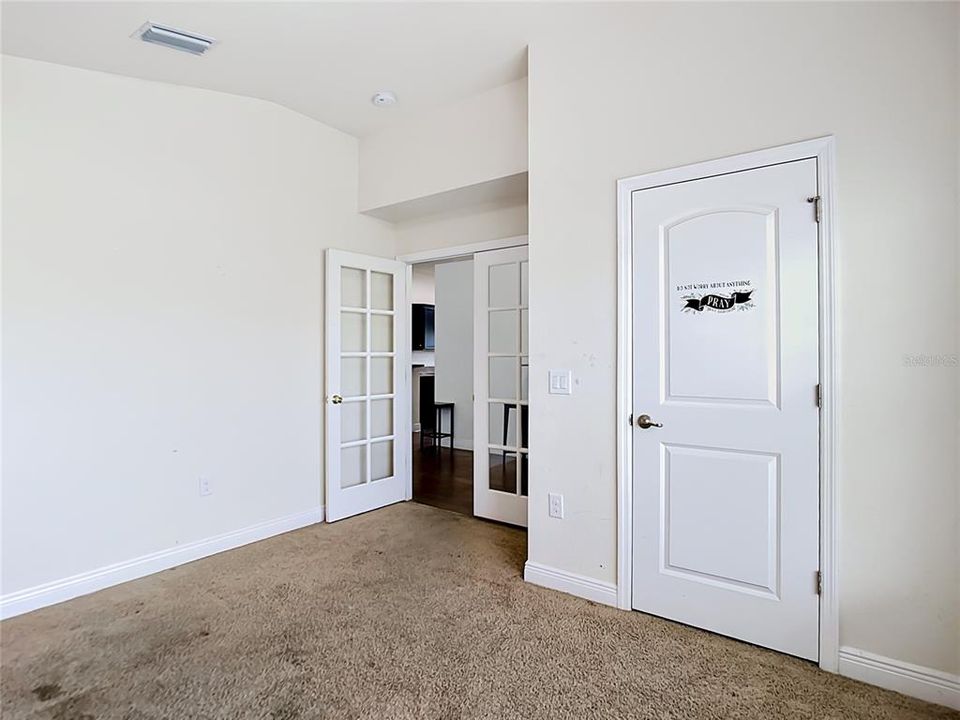 For Sale: $284,900 (4 beds, 2 baths, 1822 Square Feet)