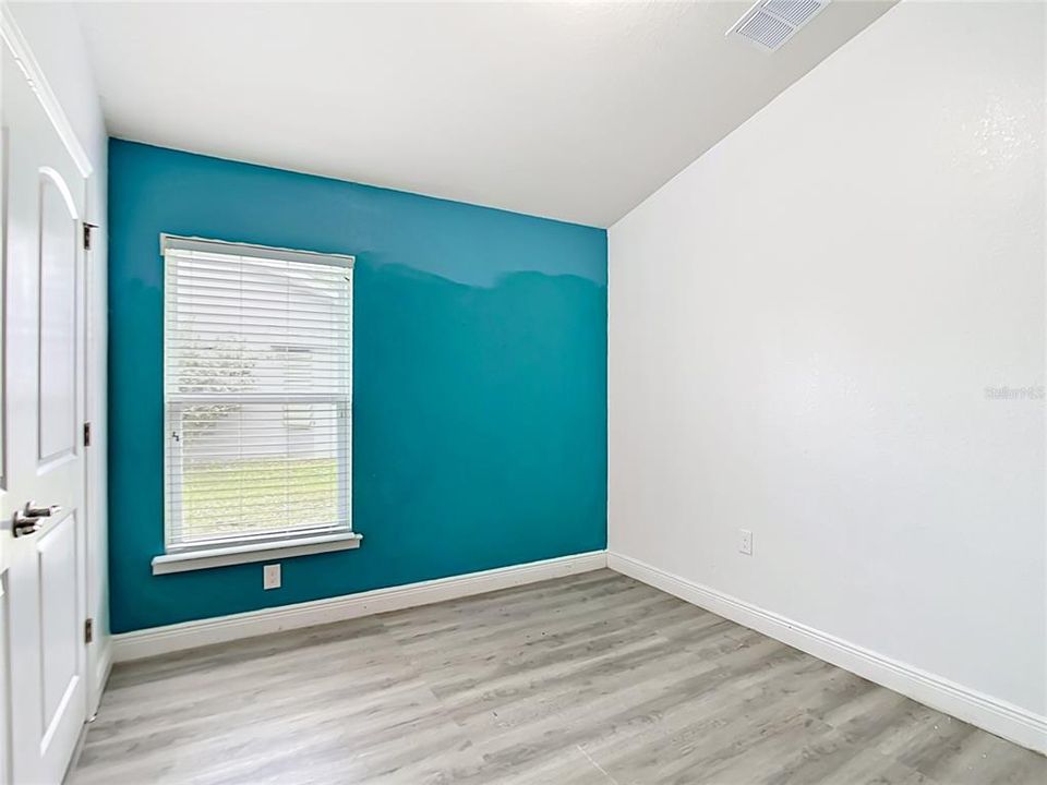 For Sale: $284,900 (4 beds, 2 baths, 1822 Square Feet)