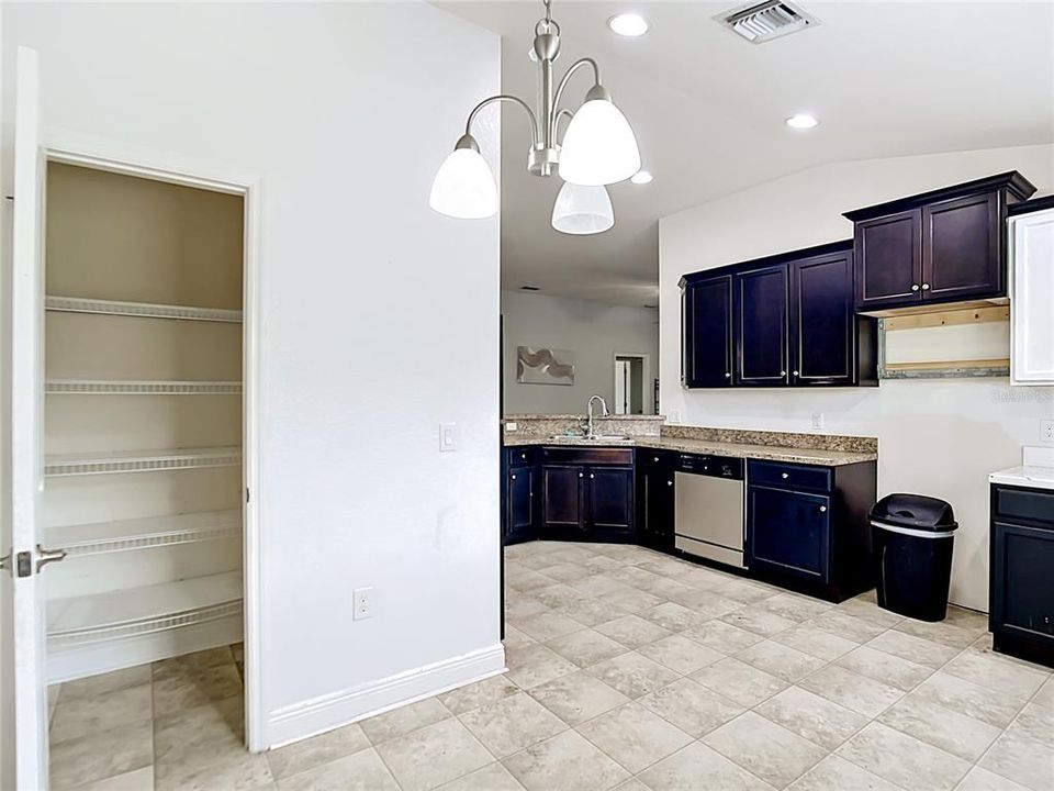 For Sale: $284,900 (4 beds, 2 baths, 1822 Square Feet)