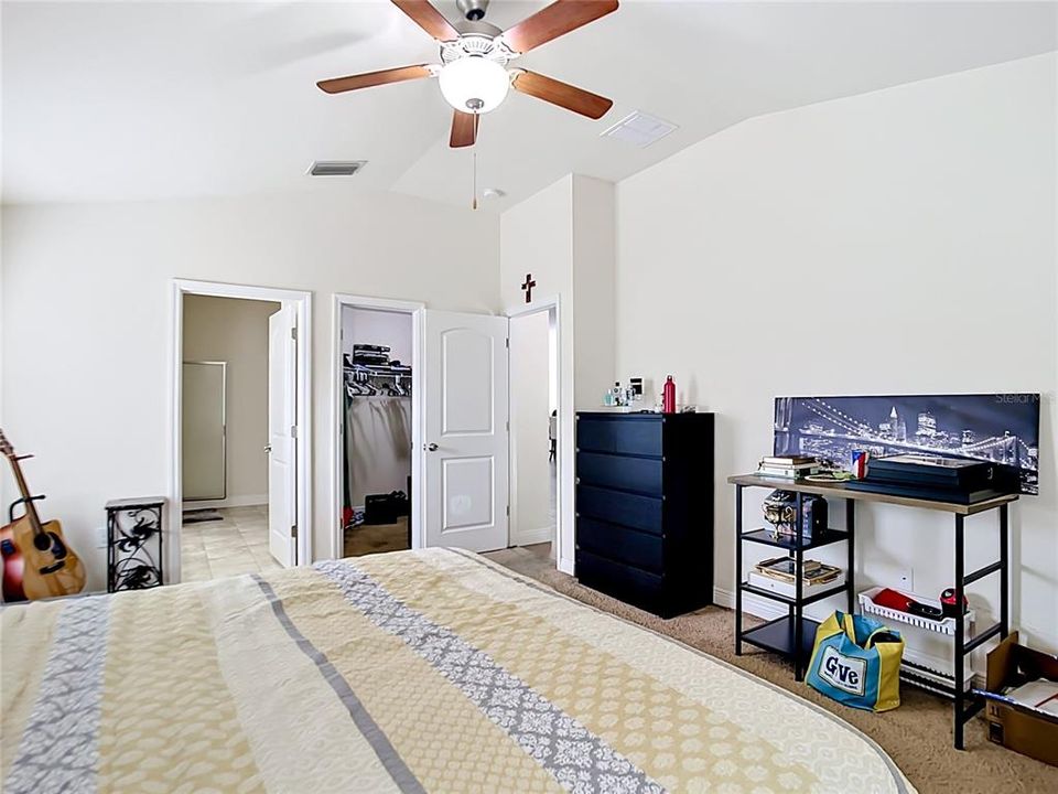 For Sale: $284,900 (4 beds, 2 baths, 1822 Square Feet)