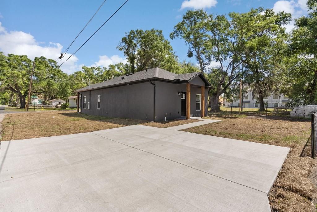 En Venta: $299,900 (3 camas, 2 baños, 1168 Pies cuadrados)