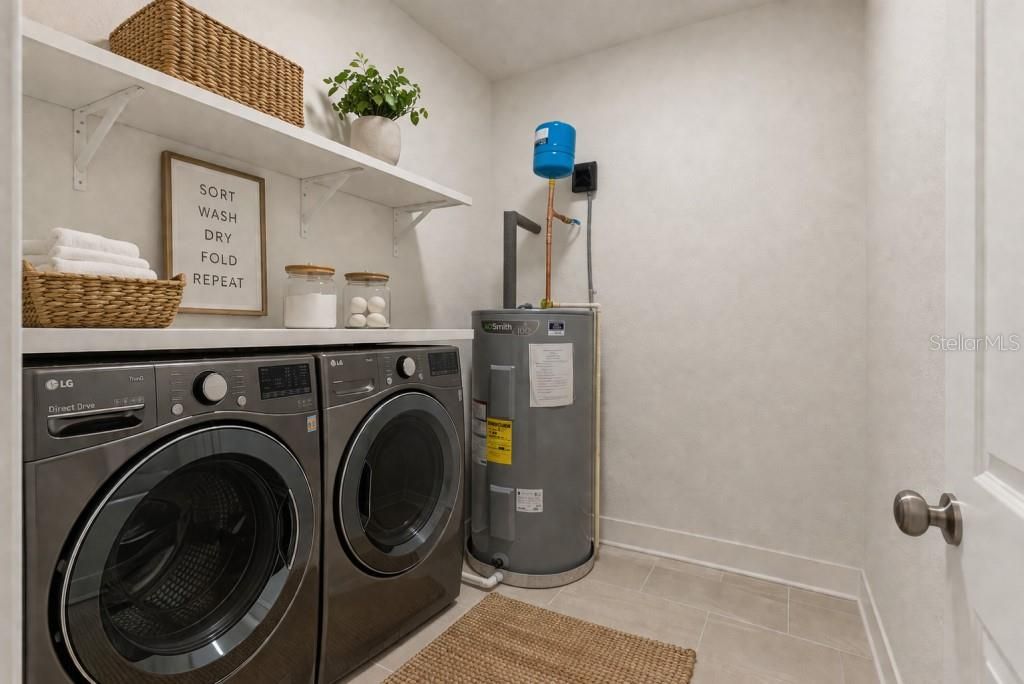 En Venta: $299,900 (3 camas, 2 baños, 1168 Pies cuadrados)