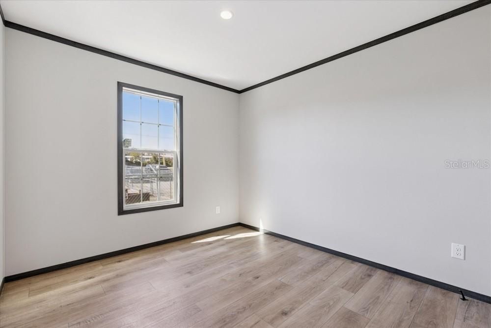 En Venta: $307,500 (4 camas, 2 baños, 1707 Pies cuadrados)