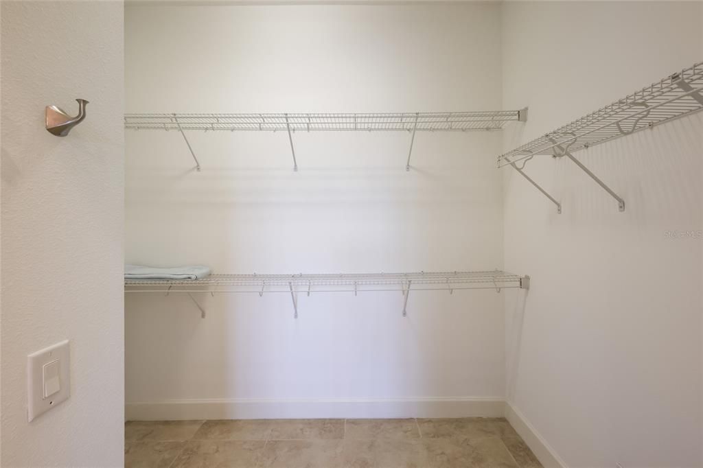 En Venta: $995,000 (3 camas, 2 baños, 2072 Pies cuadrados)