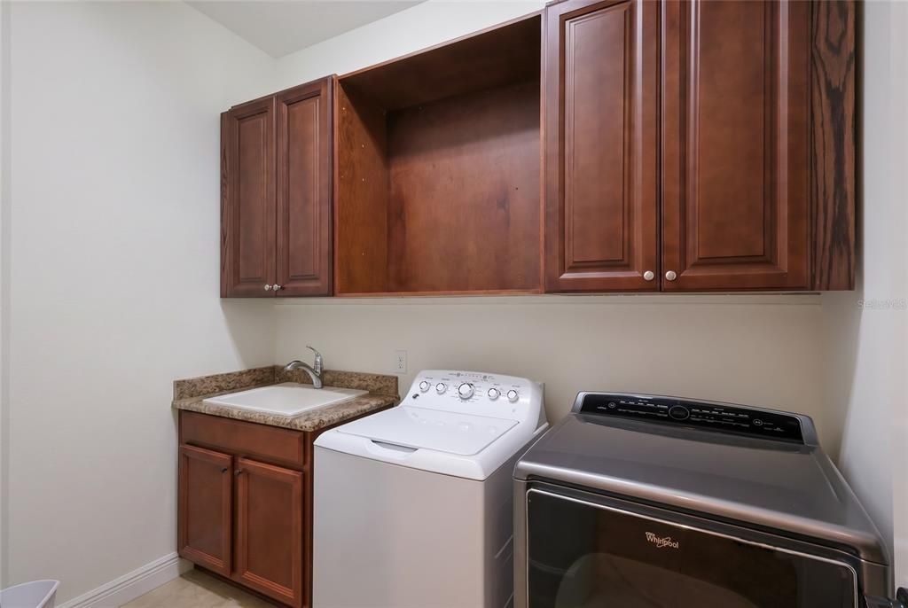 En Venta: $995,000 (3 camas, 2 baños, 2072 Pies cuadrados)