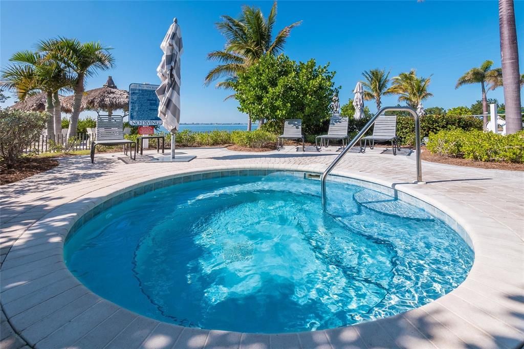 En Venta: $995,000 (3 camas, 2 baños, 2072 Pies cuadrados)