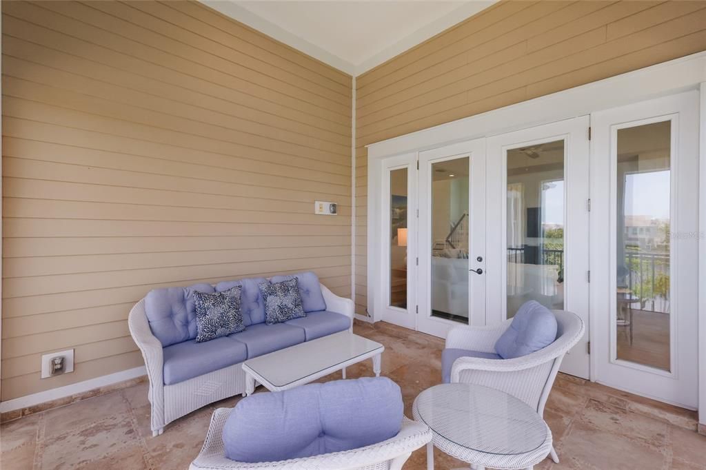 En Venta: $995,000 (3 camas, 2 baños, 2072 Pies cuadrados)