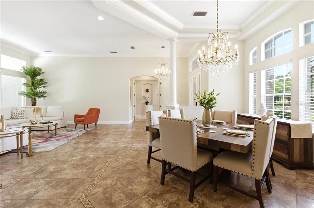 En Venta: $1,285,000 (5 camas, 5 baños, 4310 Pies cuadrados)