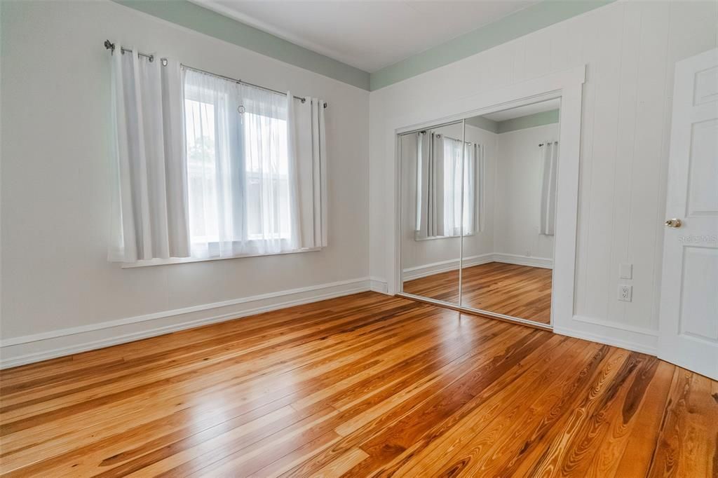 Active With Contract: $399,000 (5 beds, 0 baths, 2641 Square Feet)
