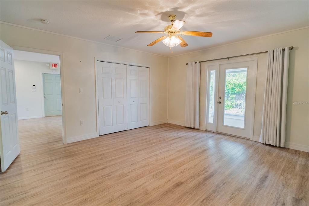 Active With Contract: $399,000 (5 beds, 0 baths, 2641 Square Feet)