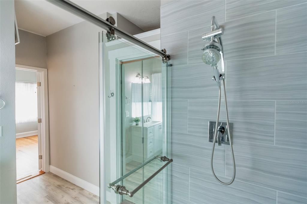 Active With Contract: $399,000 (5 beds, 0 baths, 2641 Square Feet)