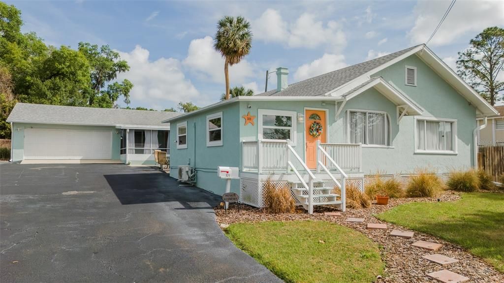 Active With Contract: $399,000 (5 beds, 0 baths, 2641 Square Feet)