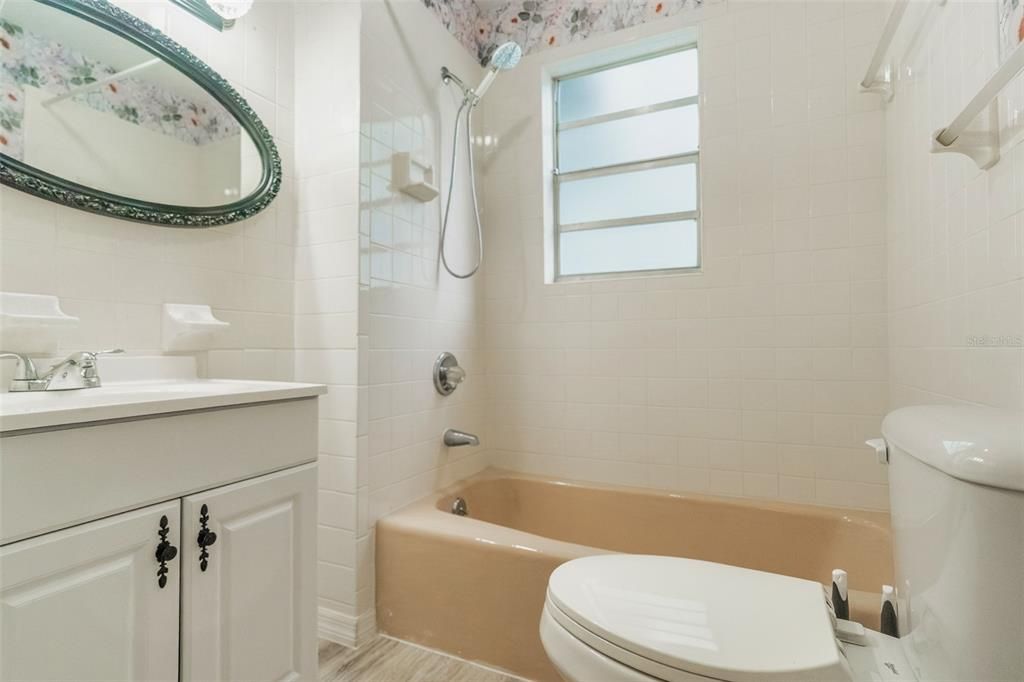 Active With Contract: $399,000 (5 beds, 0 baths, 2641 Square Feet)