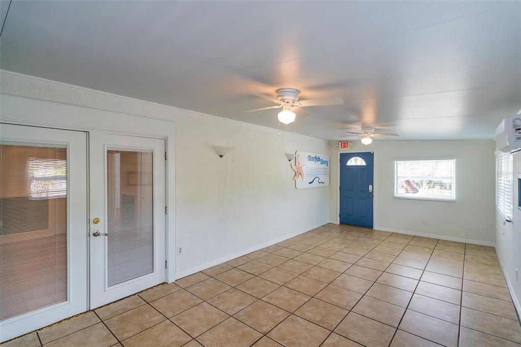 Active With Contract: $399,000 (5 beds, 0 baths, 2641 Square Feet)