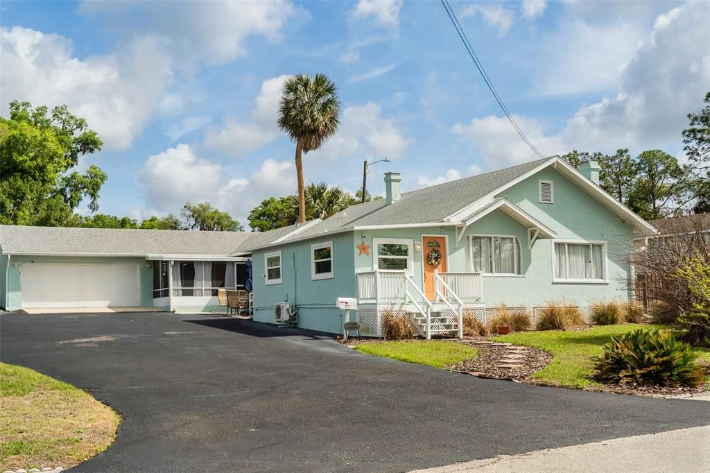 Active With Contract: $399,000 (5 beds, 0 baths, 2641 Square Feet)
