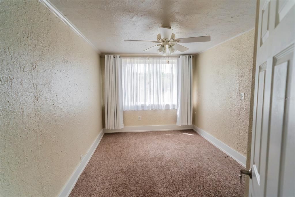 Active With Contract: $399,000 (5 beds, 0 baths, 2641 Square Feet)