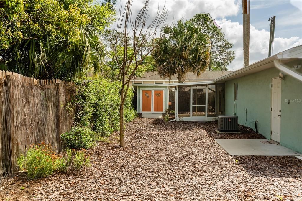 Active With Contract: $399,000 (5 beds, 0 baths, 2641 Square Feet)
