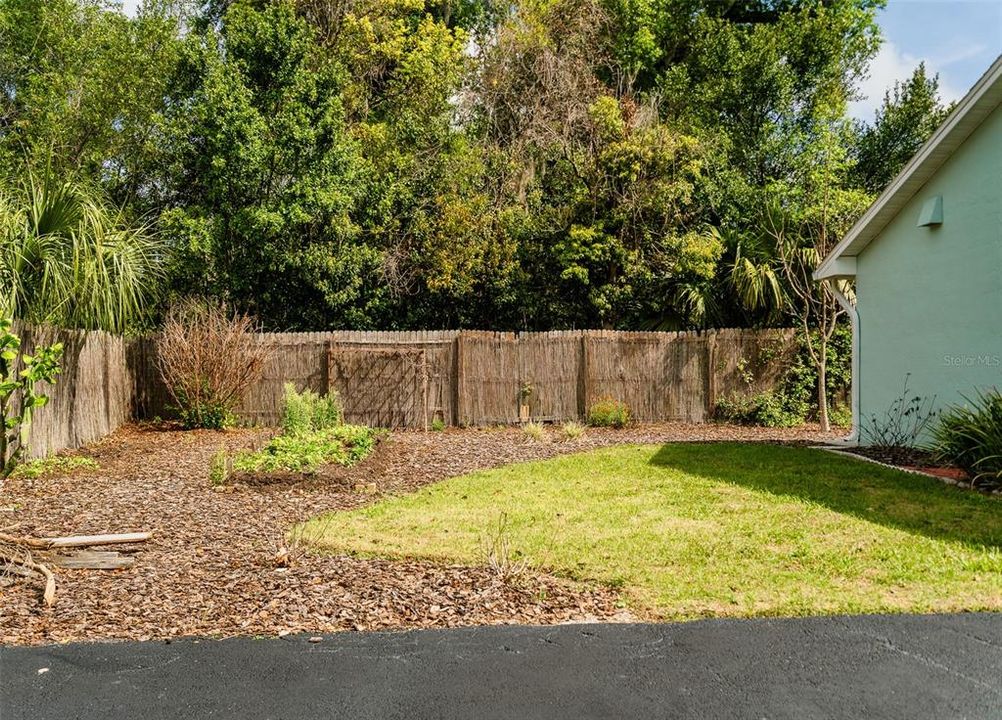 Active With Contract: $399,000 (5 beds, 0 baths, 2641 Square Feet)