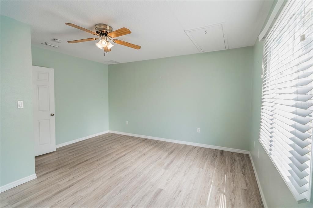 Active With Contract: $399,000 (5 beds, 0 baths, 2641 Square Feet)