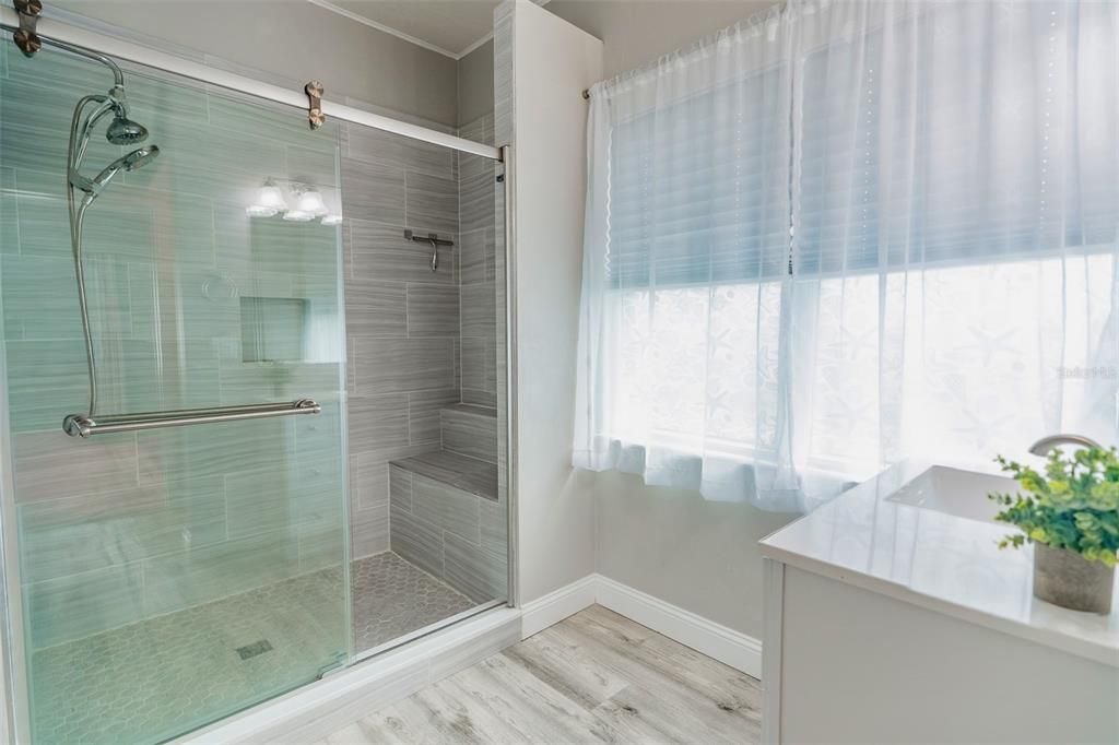 Active With Contract: $399,000 (5 beds, 0 baths, 2641 Square Feet)